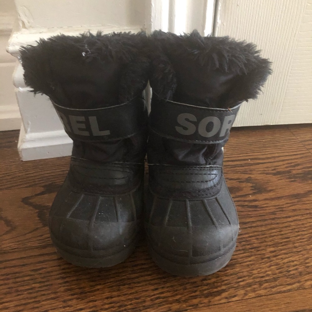 Sorel winter boots size 7, toddler boys